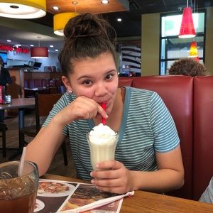 Meet your Posher, Alyssa